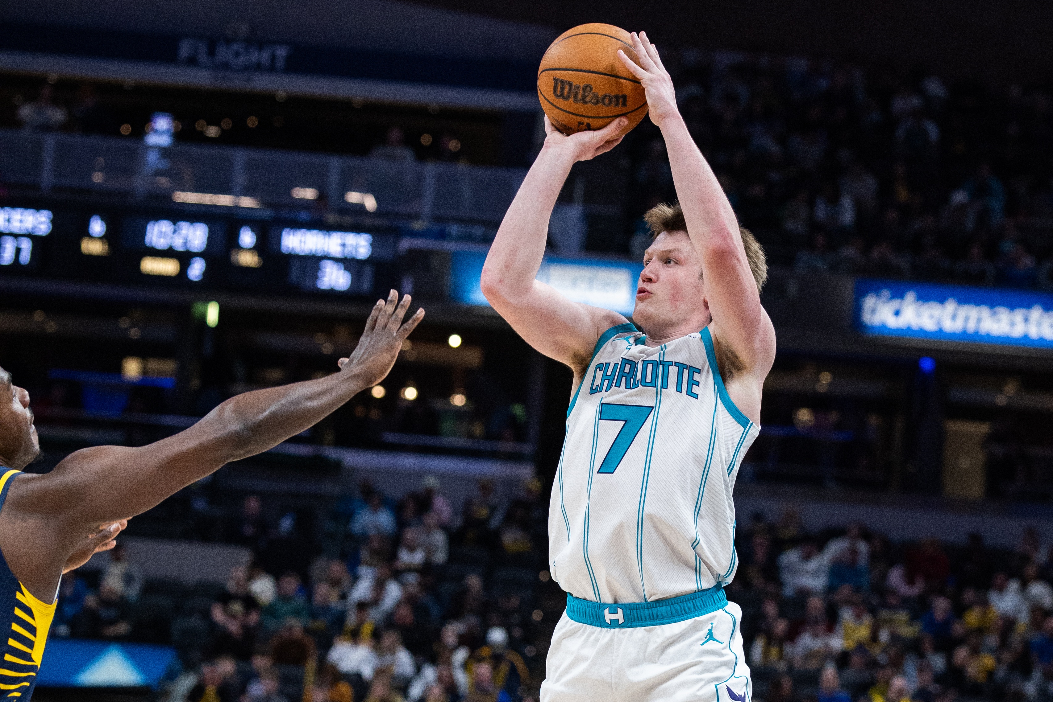 【菜鸟】克尼佩尔20分4三分 尼德豪泽伤退 贝利16投得12分2板3助